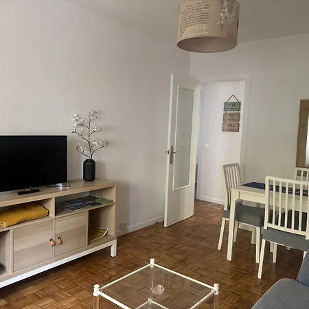 דירה Piso En El Precioso Pueblo De קולונגה